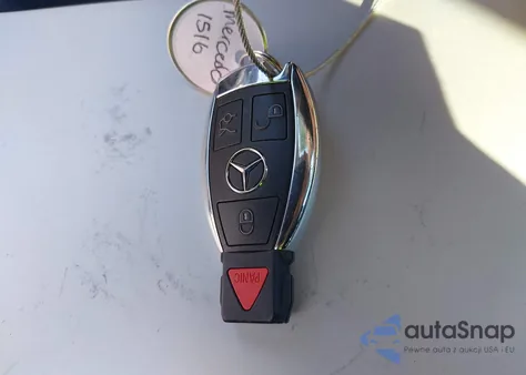 2015 Mercedes-Benz C 300 из США, поврежденный, VIN 55SWF4JB2FU071516